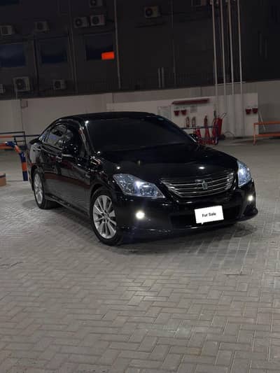 Toyota Crown Hybrid