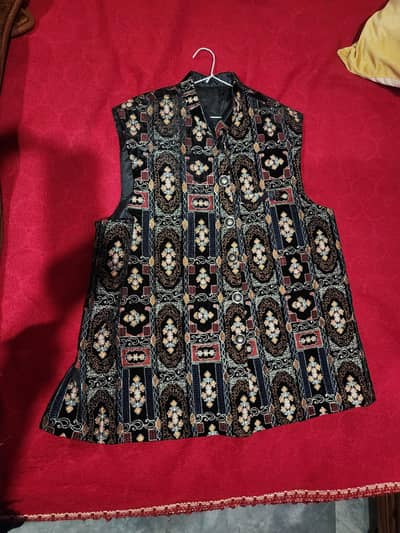 2 different wase coat available