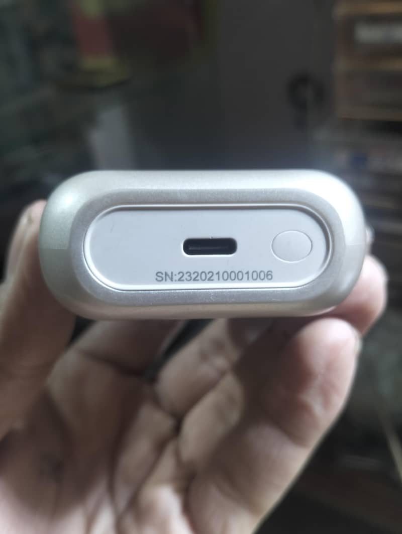 zero display eairbuds 2