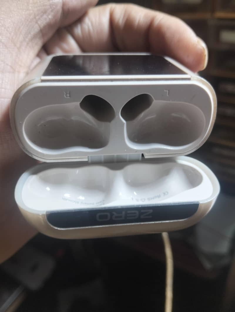 zero display eairbuds 5