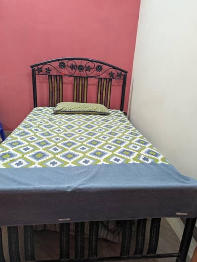 iron bed 6 by 4