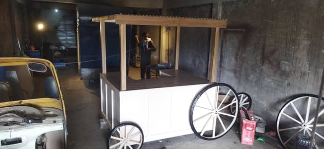 ایک الیکٹرک ویلڈر اور ہیلپر رابطہ کریں