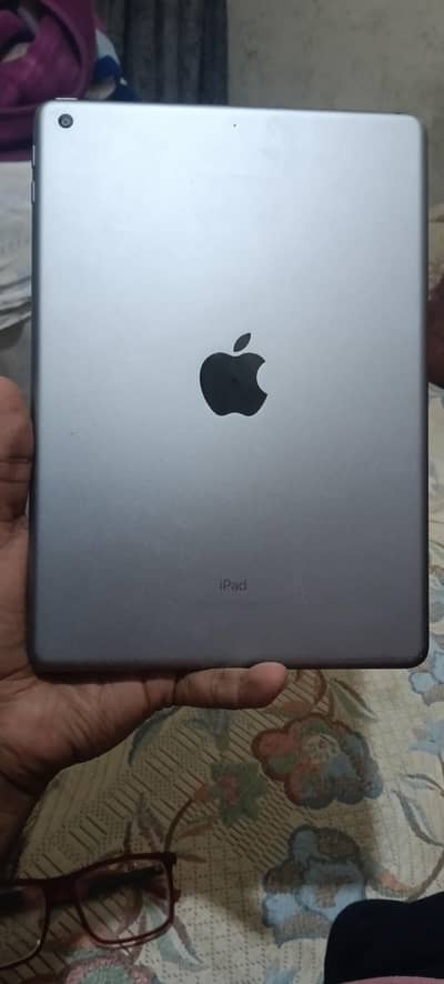 APPLE IPAD Generation 5