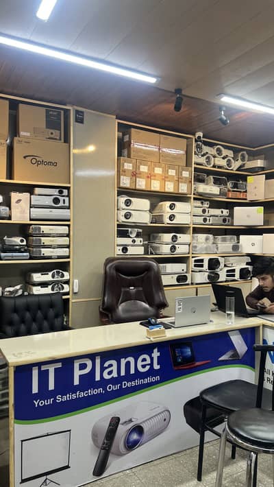 New and used projectors For School, Colleges ,And universities