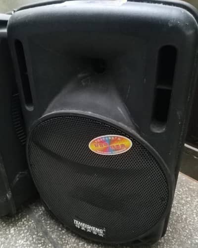Rechargeable Speaker with 12 inches size loud and clear voice