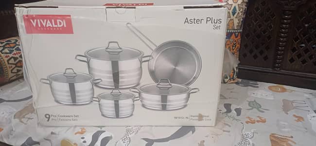 Vavid stainless st cookware set for sale, brand new  imported fro Lulu