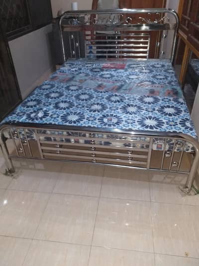 Brand new bed with new master jet foam only few  days used