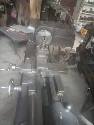 4-1/2 foot Lathe Machine- with Motor & Chuck - Complete Setup