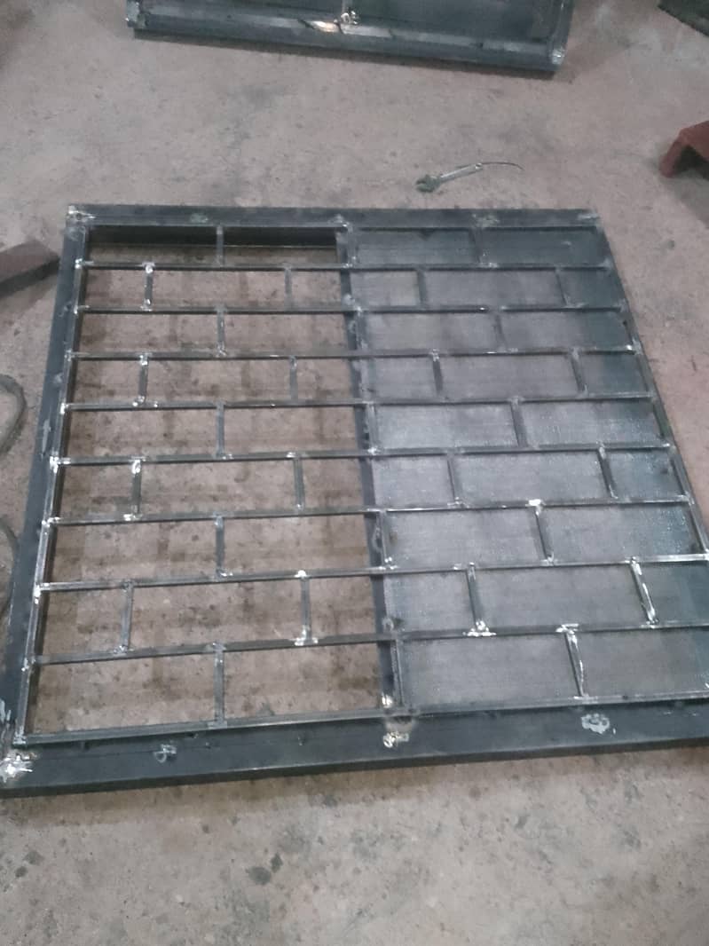 لوہے اور سٹیل کا کام تسلی بخش کیا جاتا ہے 16