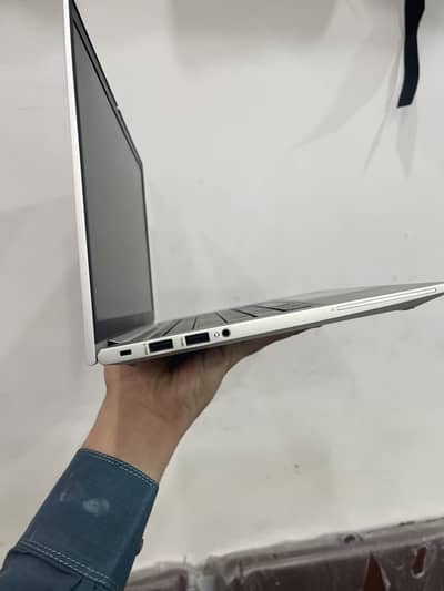 Hp Elite book 830G8 i5 11th