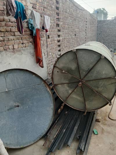 50 mann capacity padola . .