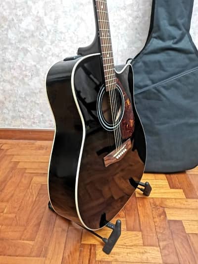 Yamaha Guitar with Complete Accessories For Sale