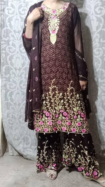 شرارا لانگ شرٹ کے ساتھ