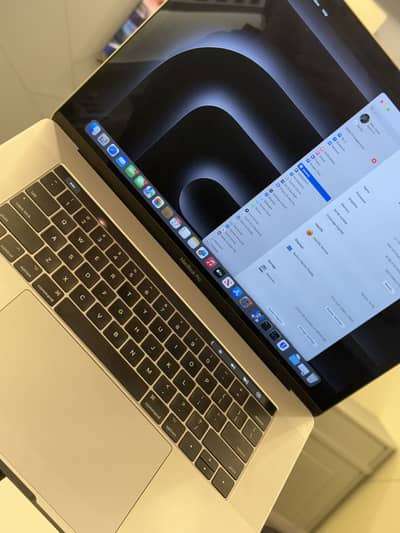 Macbook Pro 2017 16GB 512GB