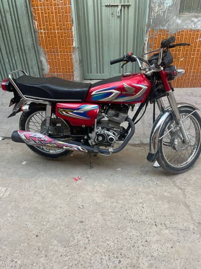 Honda CG125 red colour 2022 model geniune 100% Grante