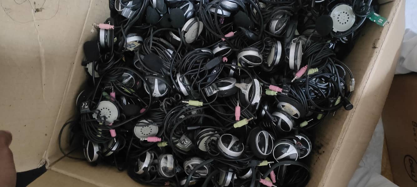 A4tech calling headset quantity available 1