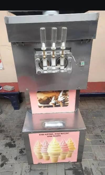 Cone Ice Cream Machine  03060670984
