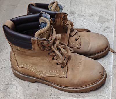 Levi's / boots /cat /caterpillar/shoes
