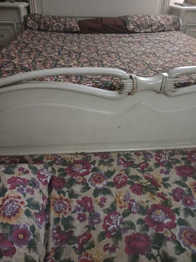 deco paint double bed with  dressing table 0