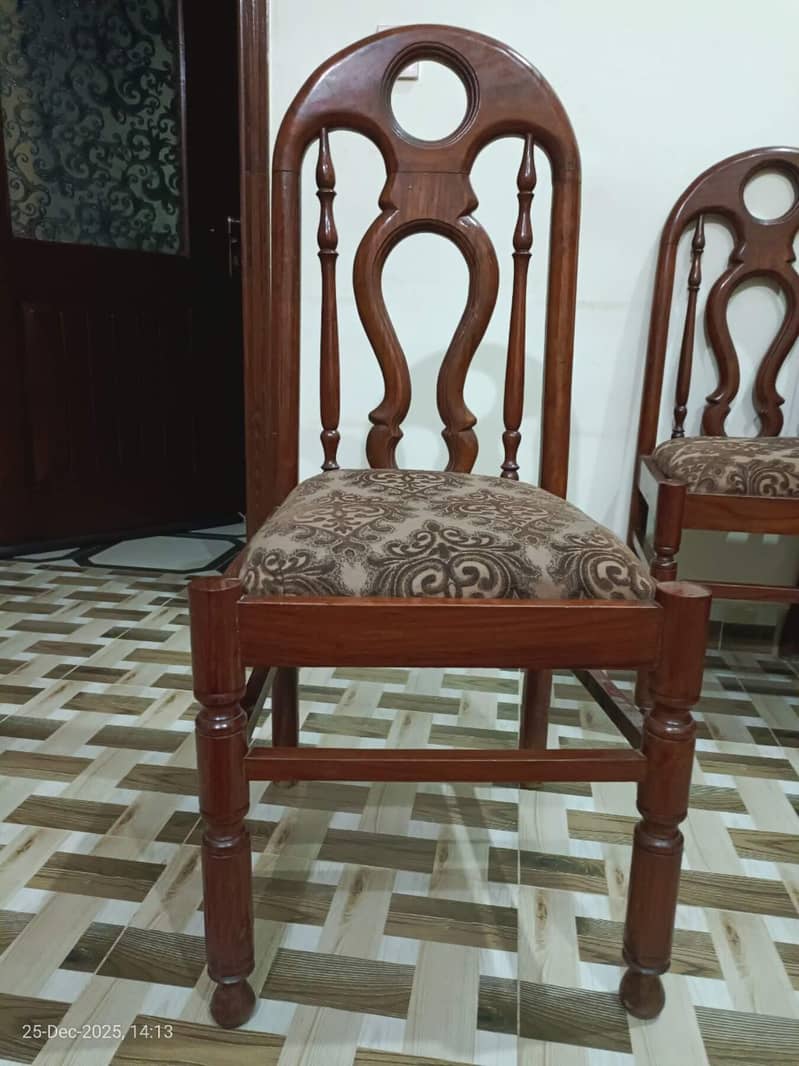 Dinning table with set 4