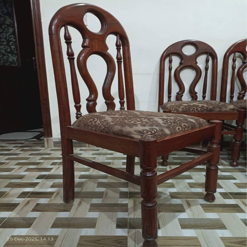 Dinning table with set 5