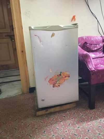 mini fridge for room use