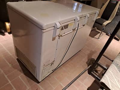 Fridge freezer box type