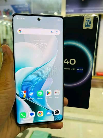 Vivo V40 Pro 16 GB ram 256 GB memory Call and WhatsApp 03360677190