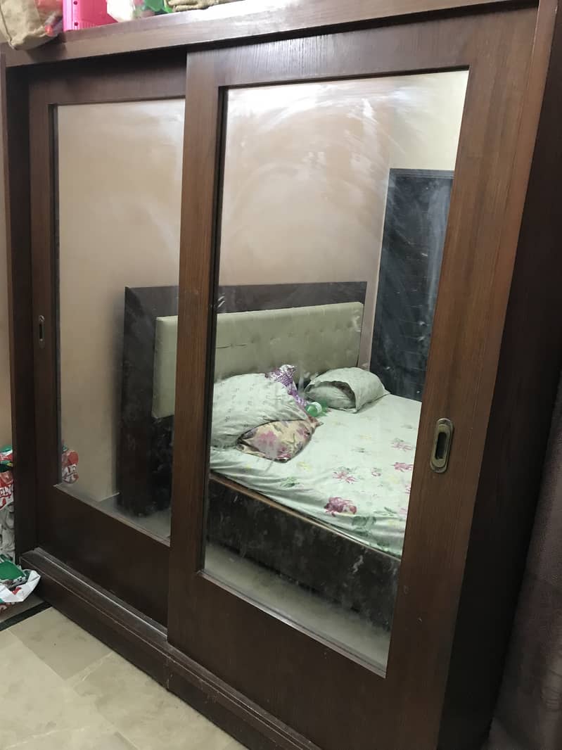 Bed, wardrobe & dressing table 1