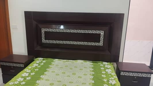 BEAUTIFUL KING SIZE BED FOR SALE WITH SIDE TABLES AND WITHOUT MATTRESS