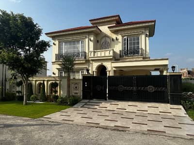 HOUSE IN DHA PHASE 7 W BLOCK NEAR MCDONALDS