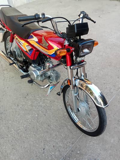 Honda CD 70 brand new condition contect nbr 03336729894 , 03142983916
