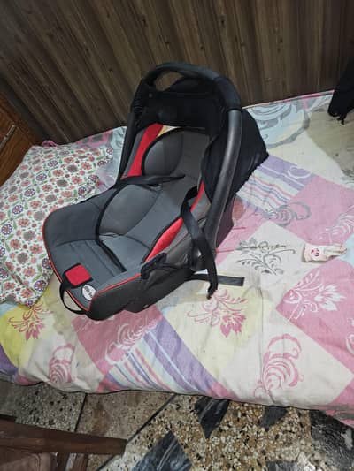 BABY CARRIER & CAR SEAT 2-IN-1