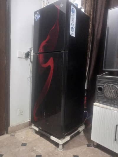 Medium size Fridge with stabilizer. 100% ready to use.