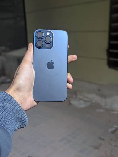 I phone 15 pro max With Box