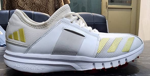 ADIPRENE ADIDAS CRICKET SPIKES