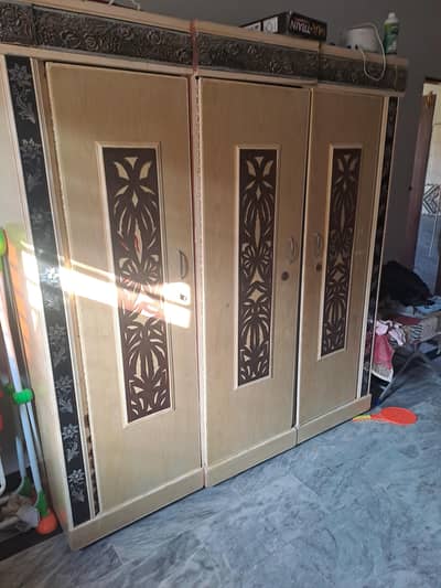 Urgent Sale wardrobes and divider