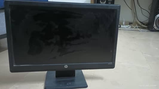 HP Backlit 19" LCD Monitor