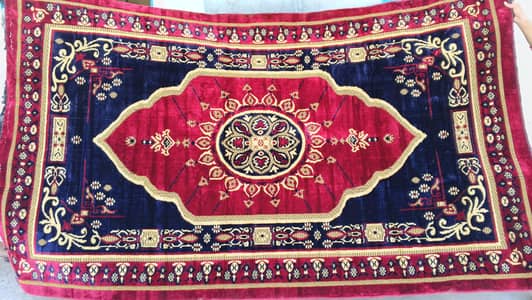 Qaleen Centerpiece For Home Decor