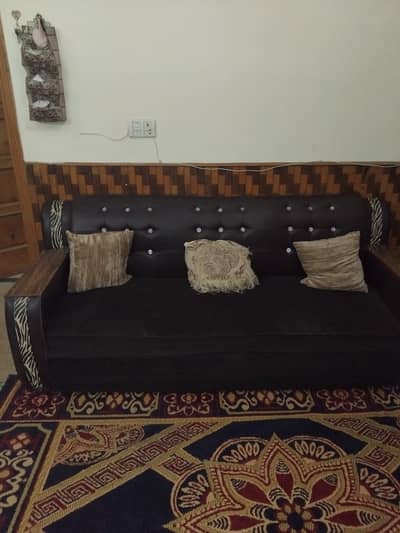 Beautiful new sofa sat for sale