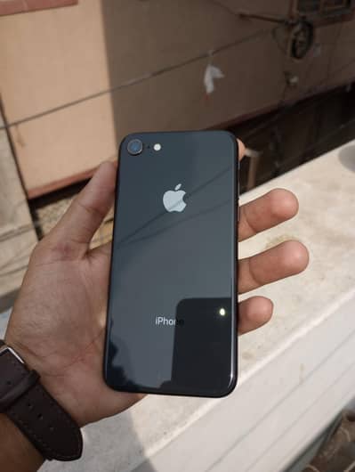 I phone 8 64 gb ha water pack