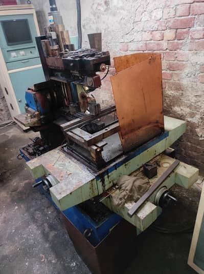 CNC WireCut Wire Cut EDM Machine