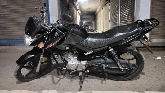 YAMAHA YBR125 YB125R YBR 125 BLACK 03048779805 seal pack engine