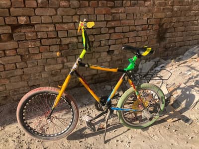 condition 10/9 very good and smooth one hand used