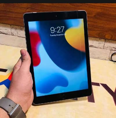 Apple ipad 6th generation 9.7 inch  2 GB wifi original Excellent Gener