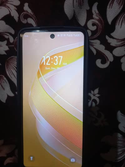 Mobile ki condition bht achi hai or original phone hai