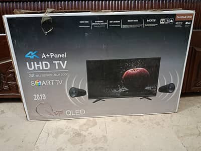 Samsung 32 4k A+Panel uhd tv
