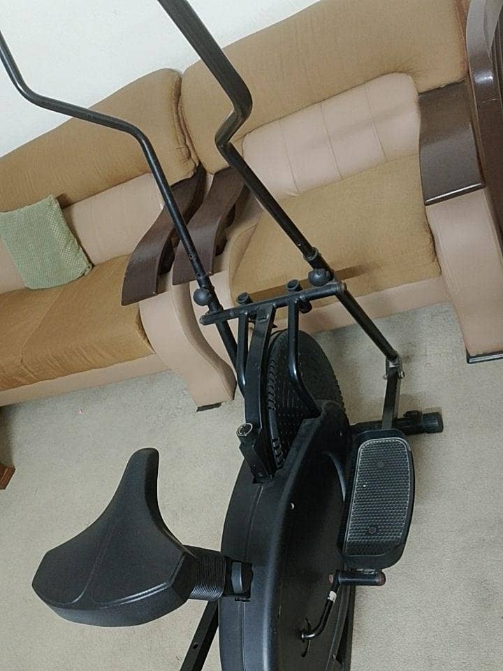 Elliptical Exercise Machine 0
