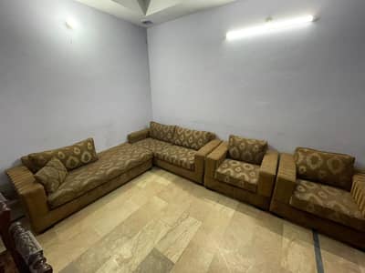 NEAT AND CLEAN SOFA FOR SALE URGENT (SIALKOT SHAHABPURA)