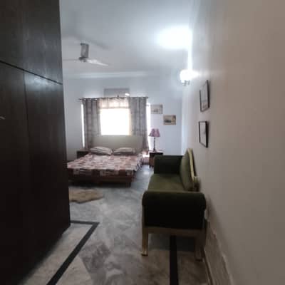 1 Kanal Upper Portion Available For Rent